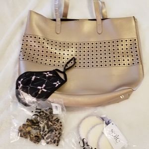 Gift Bundle: Mary Kay, Noir, Saie